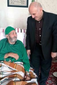 بازديد مدير عامل شركت برق منطقهاي يزد و جمعي از مسئولين از خانوادههاي معظم شهداي شهرستان ميبد بازديد مدير عامل شركت برق منطقهاي يزد و جمعي از مسئولين از خانوادههاي معظم شهداي شهرستان ميبد