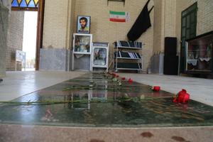 غبار روبي و عطرافشاني قبور مطهر شهداي شهرستان بافق + تصاوير غبار روبي و عطرافشاني قبور مطهر شهداي شهرستان بافق + تصاوير